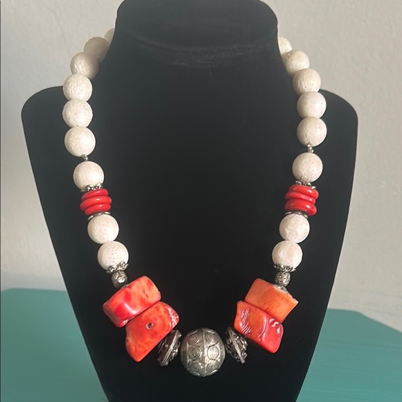Vintage Chunky Raw Red Coral, White Coral and Tibetan Silver Bead Boho Necklace - Picture 6 of 6